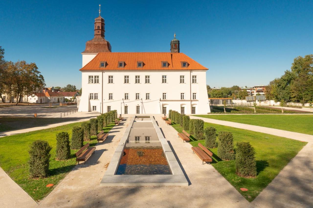 Chateau Clara Futura Dolni Brezany Luaran gambar